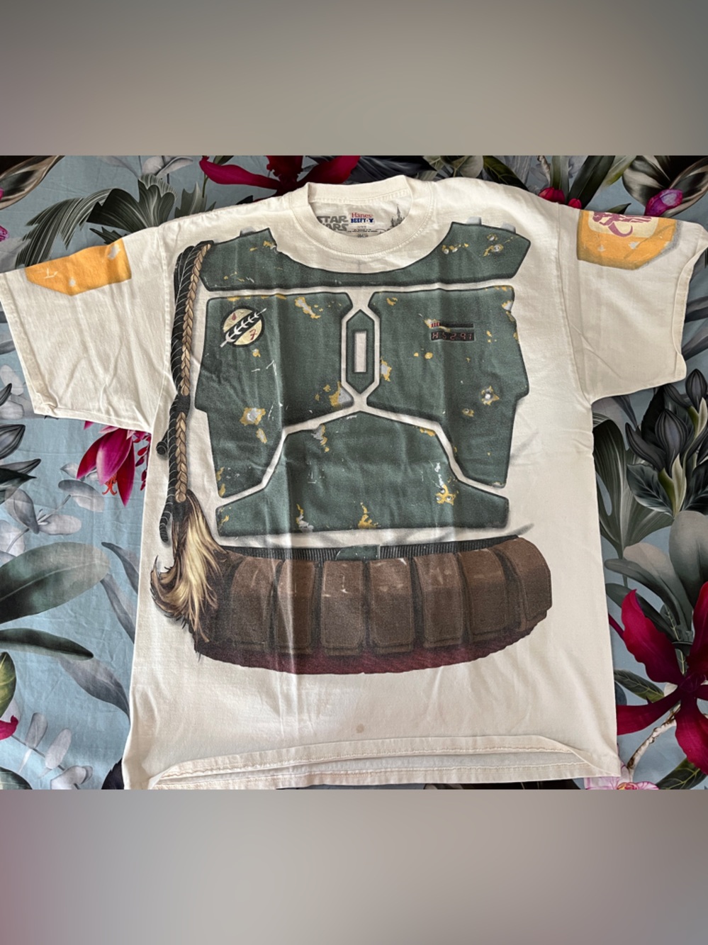 Star Wars Adult Tee with Green Boba Fett Armor Print and Yellow Accents - Picture 1 of 4